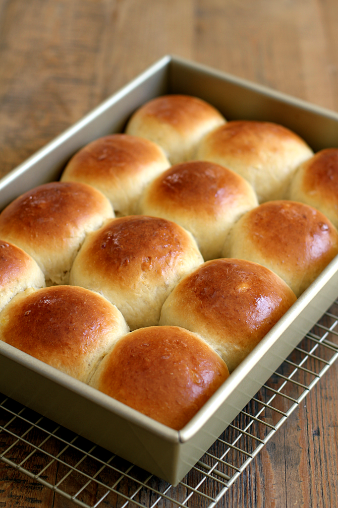 Sweet Hawaiian Rolls_pan