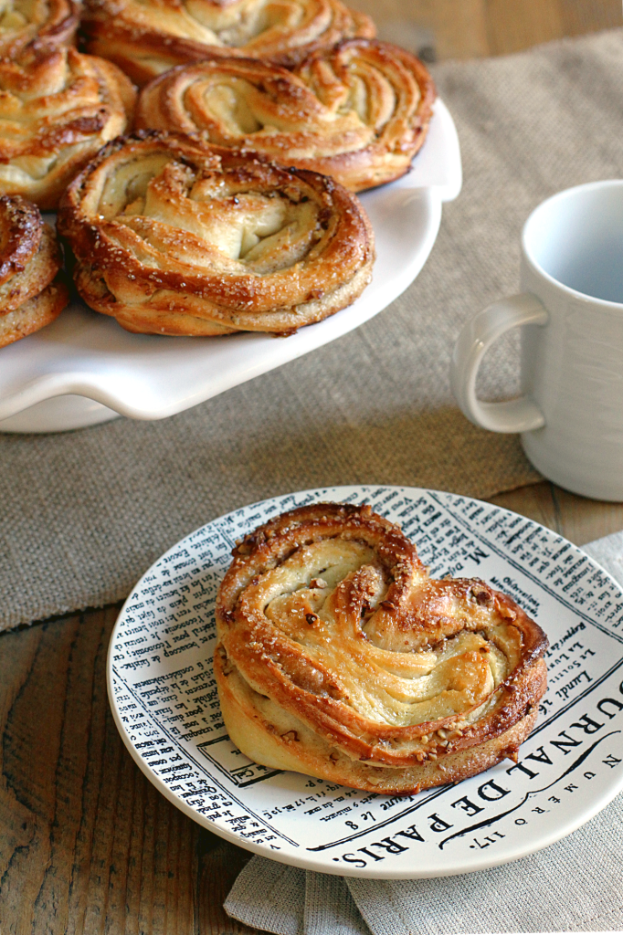 Heart-Shaped Cinnamon-Sugar Buns_close