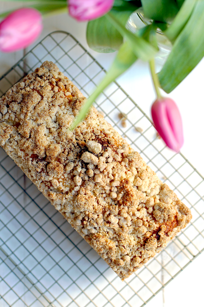 Apricot and Almond Babka_top