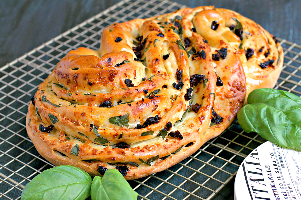 pane bianco with sun-dried tomatoes - a hint of rosemary