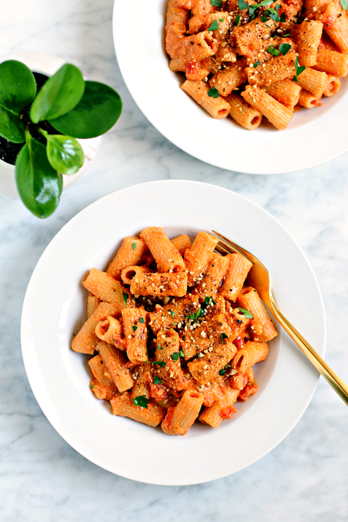 Image of rigatoni with vegan tomato cream sauce.