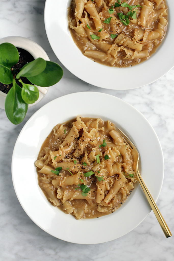 Image of one-pot French onion soup pasta.