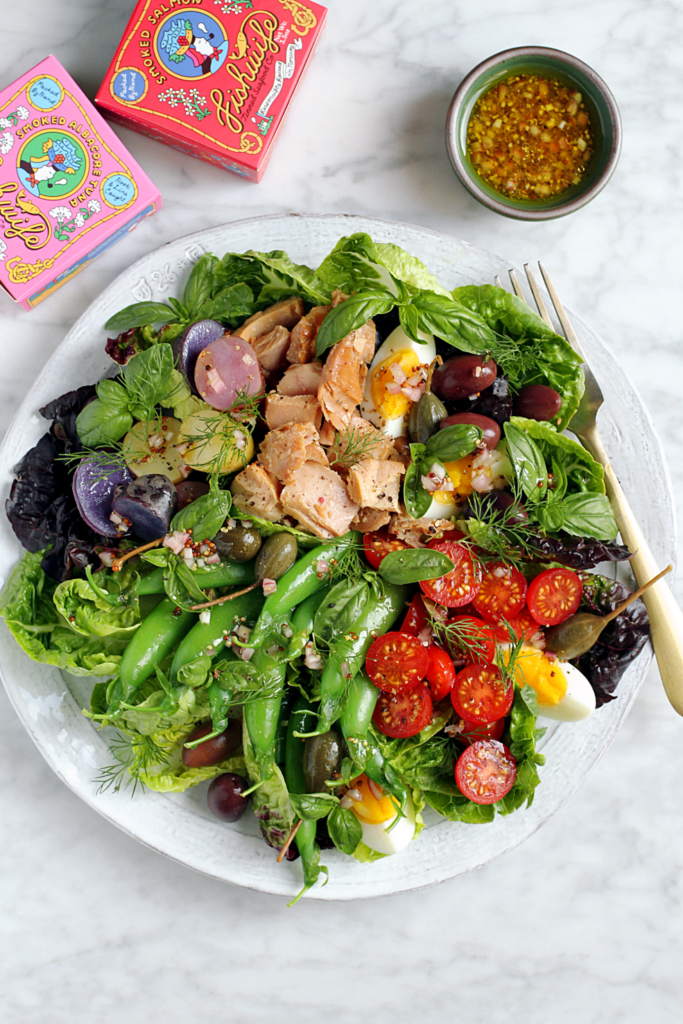 Image of smoked albacore tuna Niçoise salad.